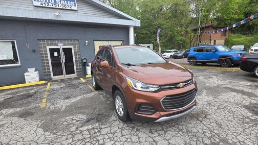 Tan 2019 Chevrolet Trax LT