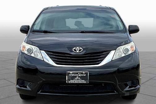 2016 Toyota Sienna LE