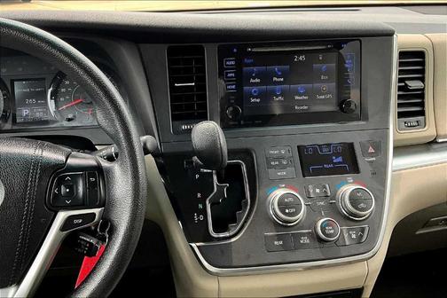 2016 Toyota Sienna LE