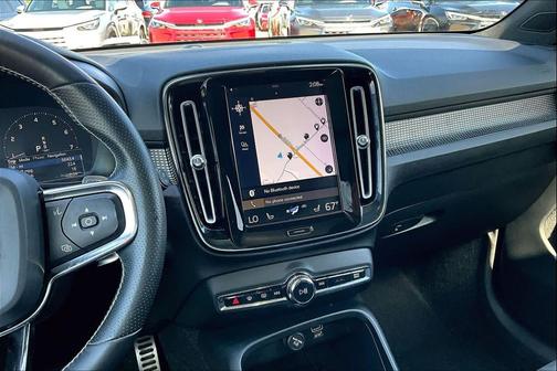 2019 Volvo XC40 T4 R-Design