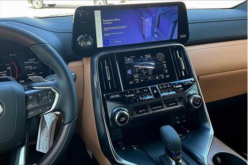 2025 Lexus LX 700h Luxury