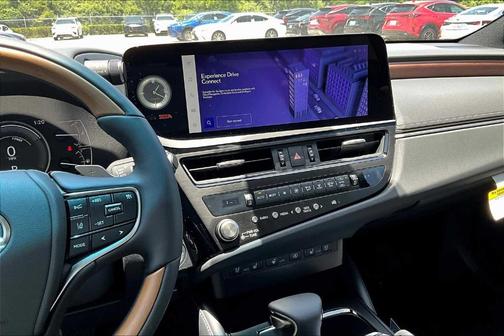 2025 Lexus ES 300h Ultra Luxury