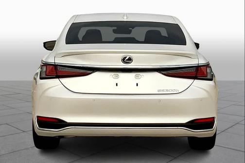 2025 Lexus ES 300h Ultra Luxury