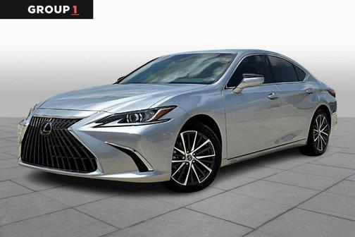 2025 Lexus ES 300h Base