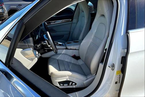 2020 Porsche Panamera 4