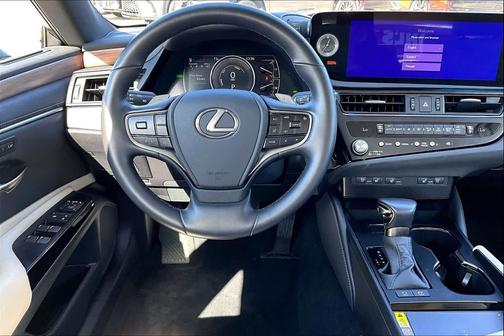 2025 Lexus ES 300h Base