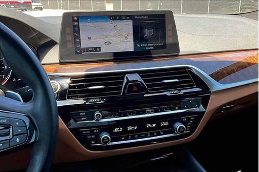 2017 BMW 530 530i