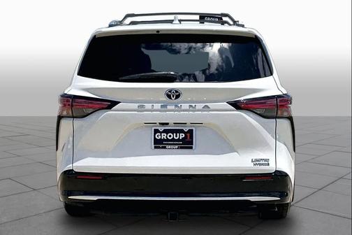 Blizzard Pearl 2021 Toyota Sienna Limited 7-Passenger