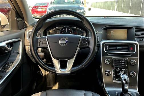 2015 Volvo S60 T5 Premier Plus