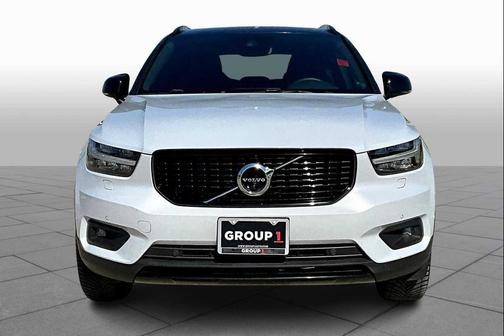 2022 Volvo XC40 T5 R-Design