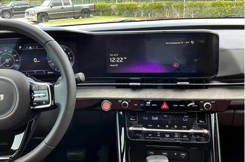 2024 Kia Carnival SX
