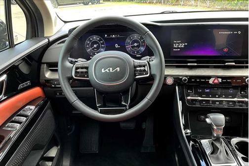2024 Kia Carnival SX