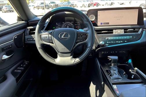 2024 Lexus ES 300h Ultra Luxury