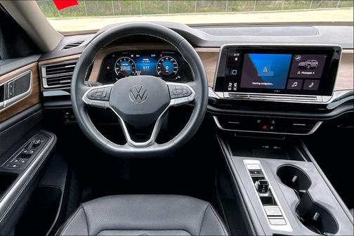 2024 Volkswagen Atlas 2.0T SE