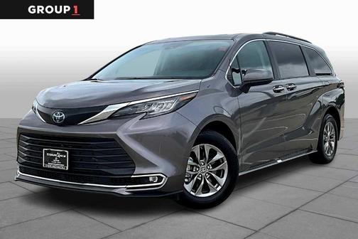 2023 Toyota Sienna XLE