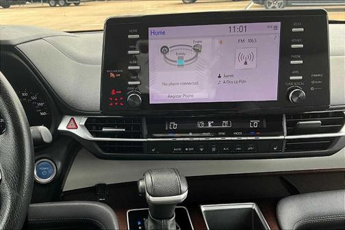 2023 Toyota Sienna XLE
