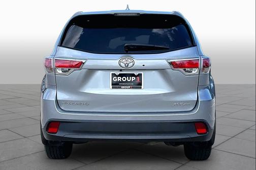 Silver Sky Metallic 2016 Toyota Highlander XLE