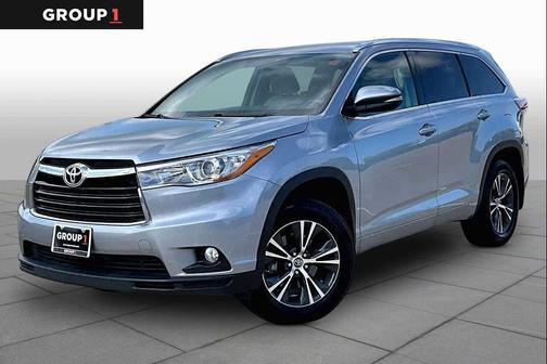 Silver Sky Metallic 2016 Toyota Highlander XLE
