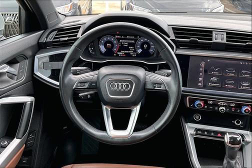 2022 Audi Q3 45 S line Premium