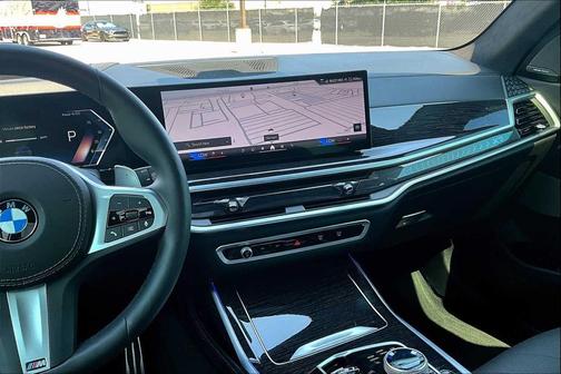 2025 BMW X7 xDrive40i