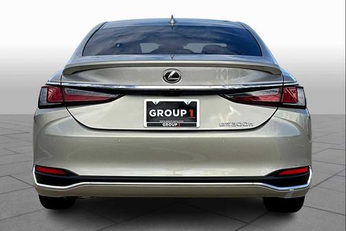 2025 Lexus ES 300h Ultra Luxury