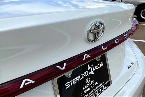 2022 Toyota Avalon XLE