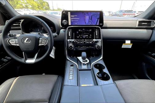2025 Lexus LX 700h Overtrail