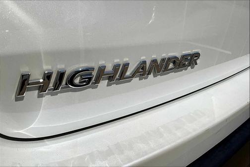 2019 Toyota Highlander LE I4
