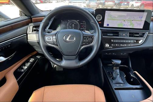 2025 Lexus ES 300h Base