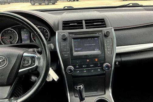 2016 Toyota Camry SE