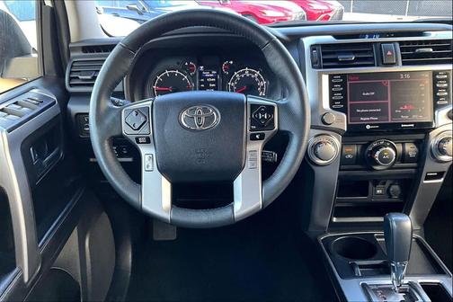2024 Toyota 4Runner SR5
