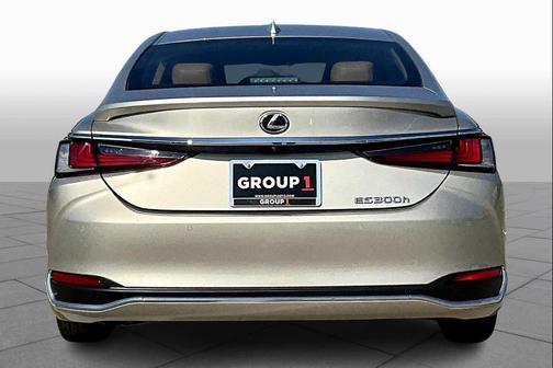 2025 Lexus ES 300h Base