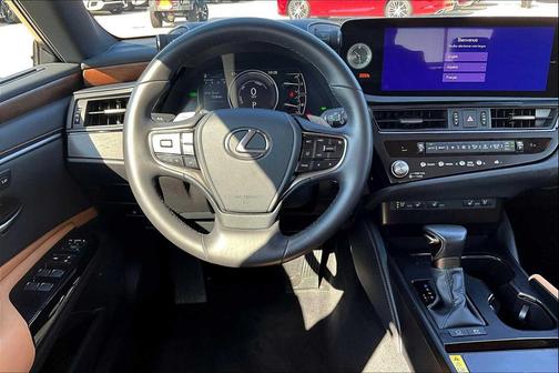 2025 Lexus ES 300h Base