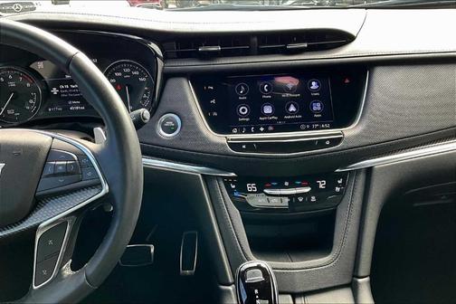 2022 Cadillac XT5 Sport