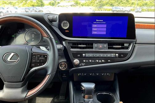 2025 Lexus ES 300h Luxury
