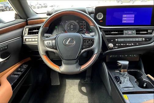 2025 Lexus ES 300h Luxury