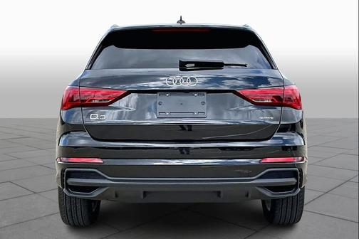 Mythos Black Metallic 2024 Audi Q3 Premium 45 TFSI S line quattro Tiptronic