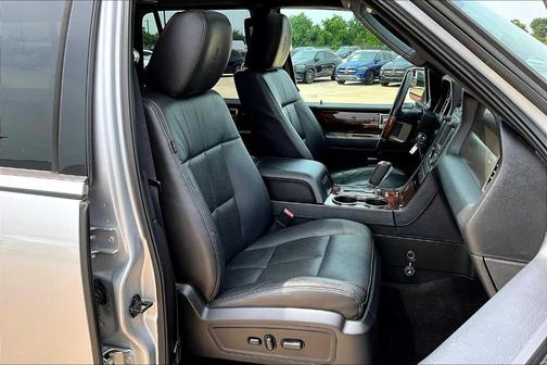 2014 Lincoln Navigator Base