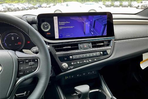 2025 Lexus ES 300h F SPORT Handling