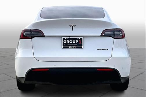 2022 Tesla Model Y Long Range Dual Motor All-Wheel Drive