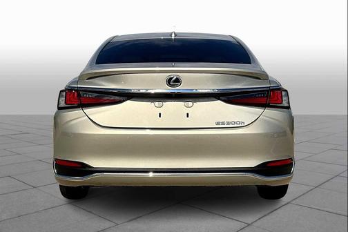 2025 Lexus ES 300h Base