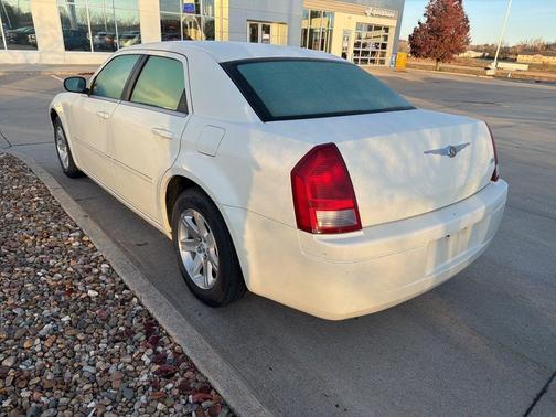 2007 Chrysler 300 Base