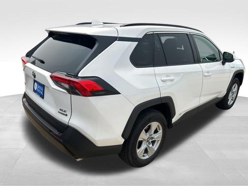 2020 Toyota RAV4 Hybrid XLE