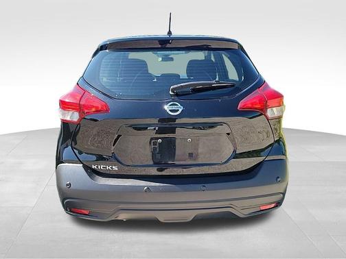 2020 Nissan Kicks S