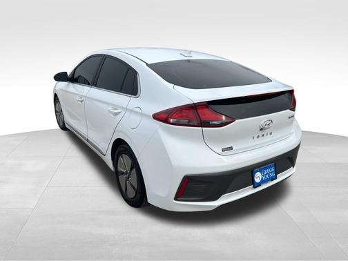 2021 Hyundai IONIQ Hybrid SE