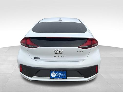 2021 Hyundai IONIQ Hybrid SE