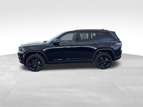 2022 Jeep Grand Cherokee Altitude
