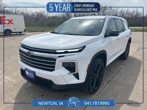 Summit White 2026 Chevrolet Traverse LT