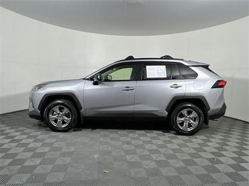 2022 Toyota RAV4 Hybrid LE