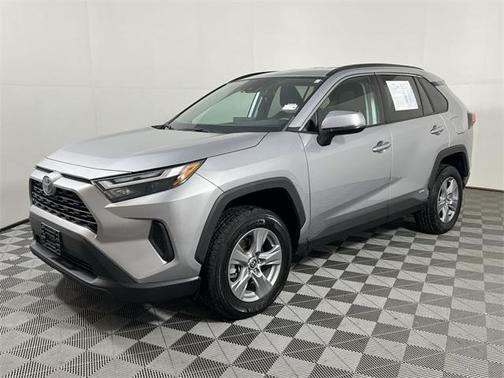 2022 Toyota RAV4 Hybrid XLE